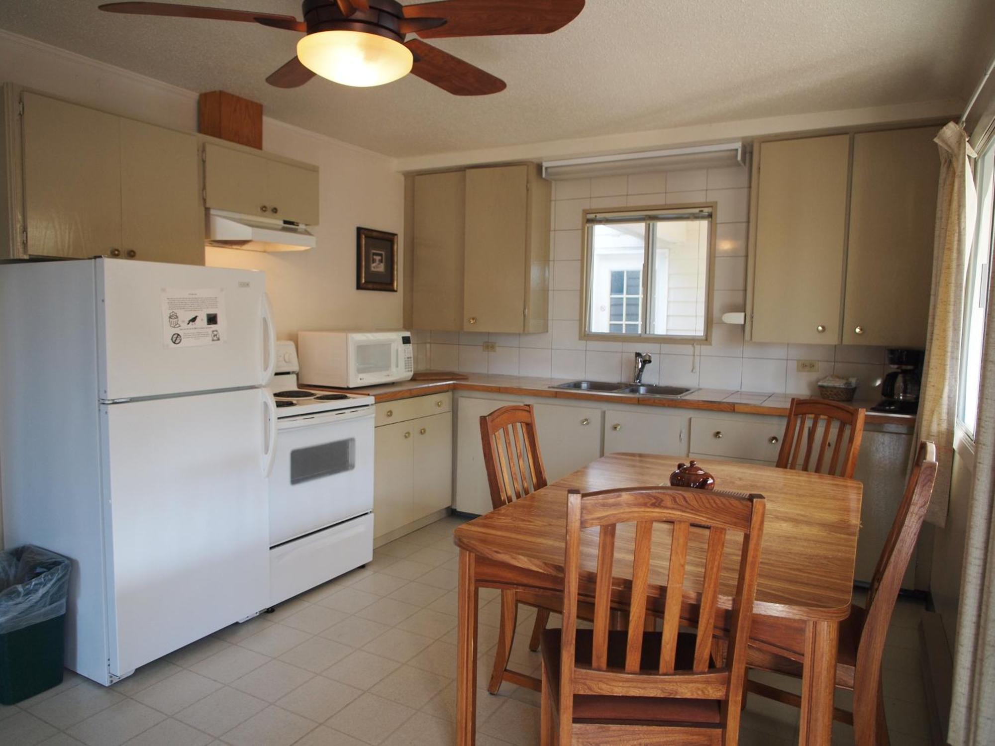 Whale'S Tail Guest Suites Ucluelet Habitación foto